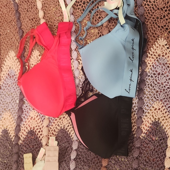 Victoria Secret bras - Picture 2 of 3